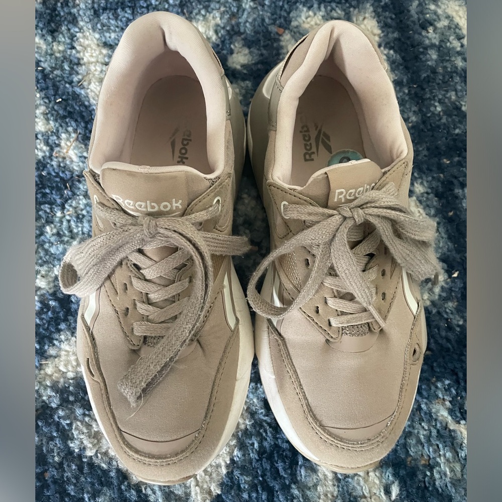 Reebok Beige Sneakers